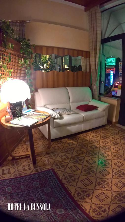 Hotel La Bussola パデンゲ・スル・ガルダ エクステリア 写真